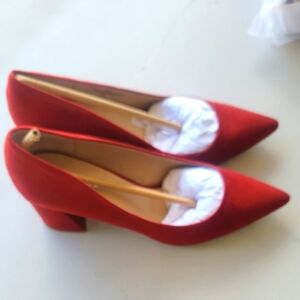 RED SUEDE PUMPS